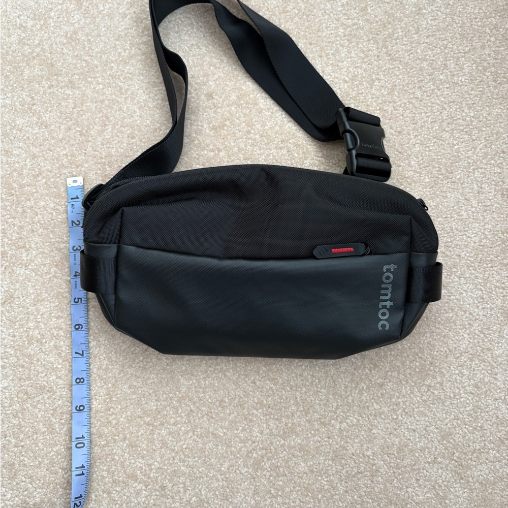 Tomtoc Explorer T21sling bag